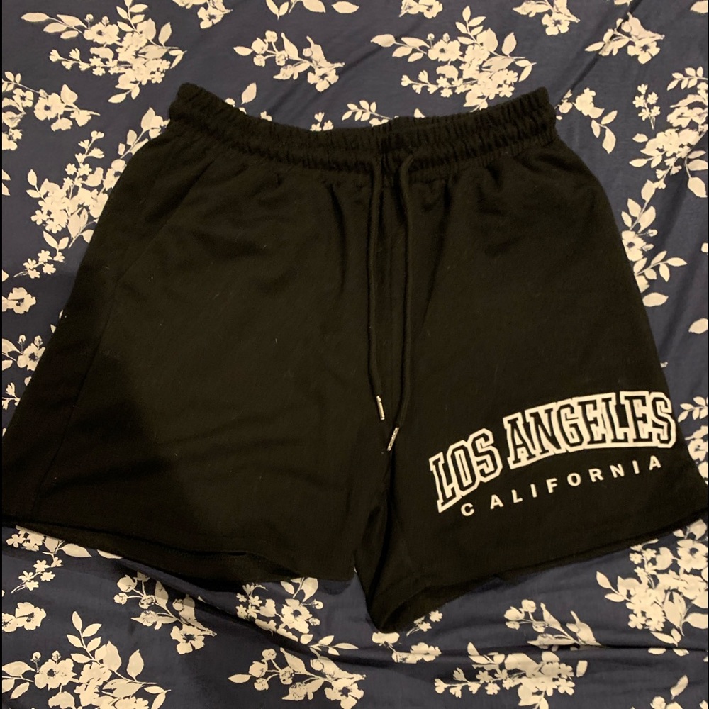 Los Angels black basketball shorts. SHEIN, size M. With pockets.